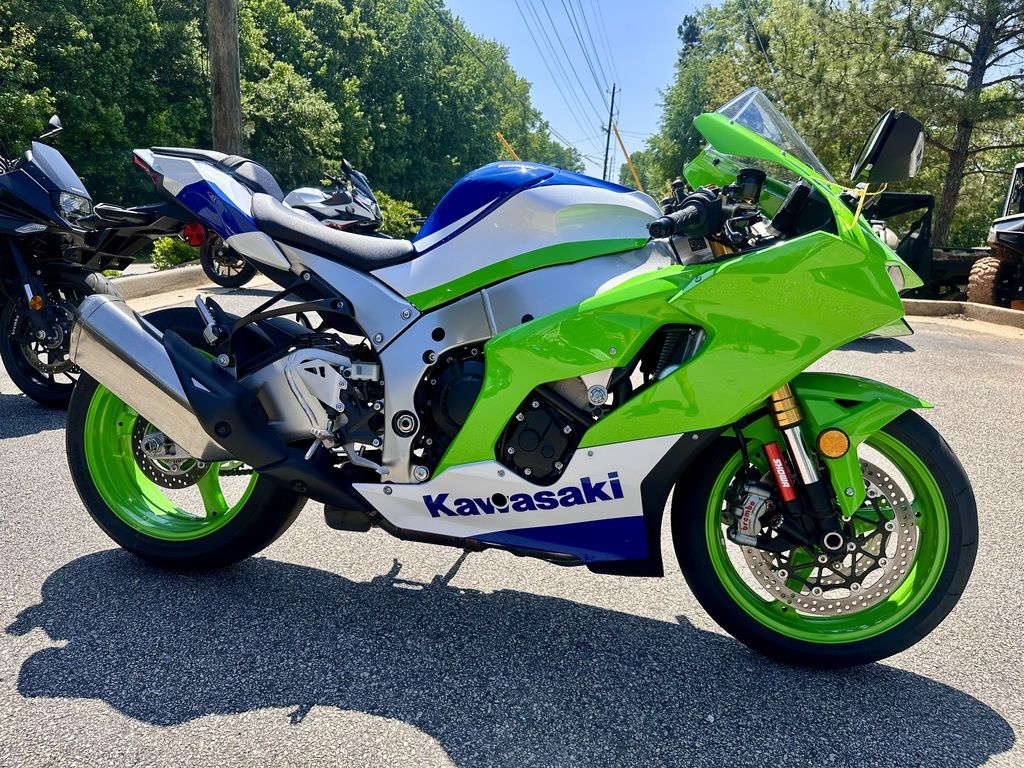 Explore KAWASAKI NINJA ZX™-10R | Detailed Vehicle Listings