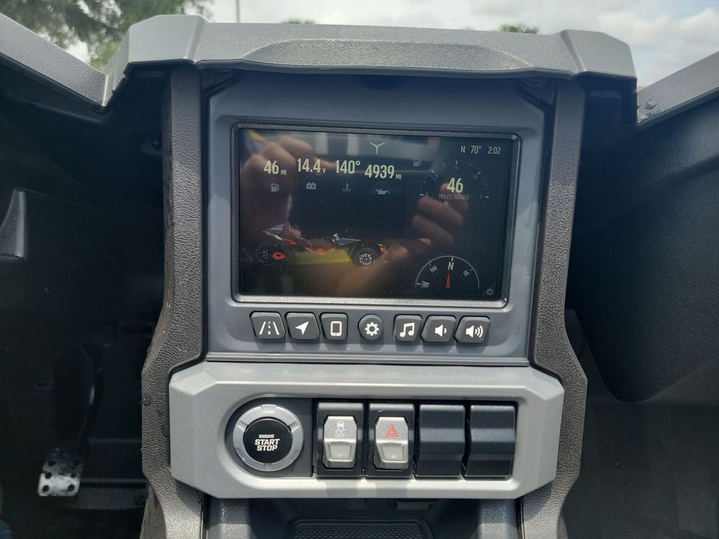 2022 POLARIS SLINGSHOT SLINGSHOT SL MOONLIGHT METALLIC WHITE (AUTODRIVE