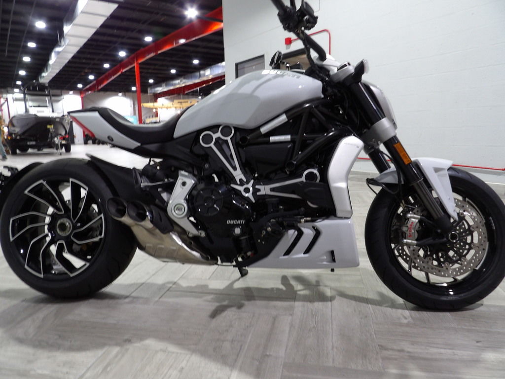 ducati xdiavel s white
